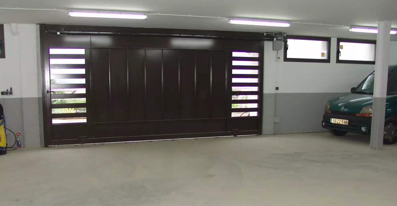 puerta garaje corredera Puertas correderas garaje Cádiz